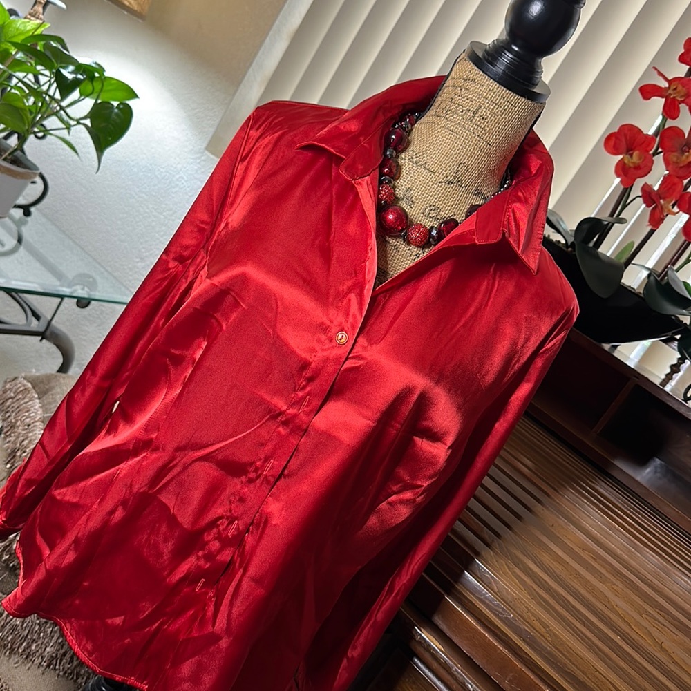 NWOT Cato Gorgeous Deep Red Long-Sleeved Cuffed Blouse 🍒♥️
